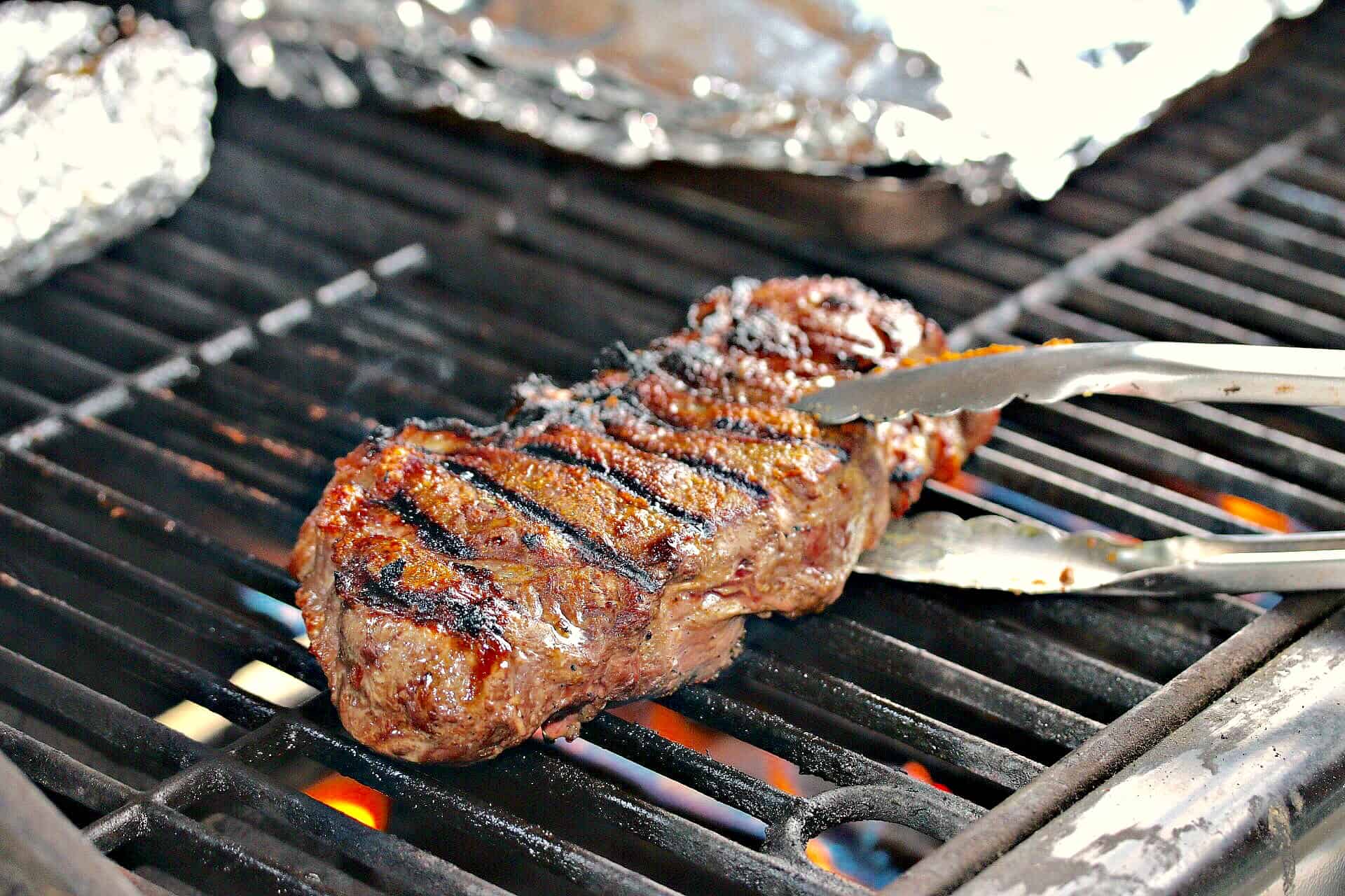how-to-grill-steak-with-dry-rub