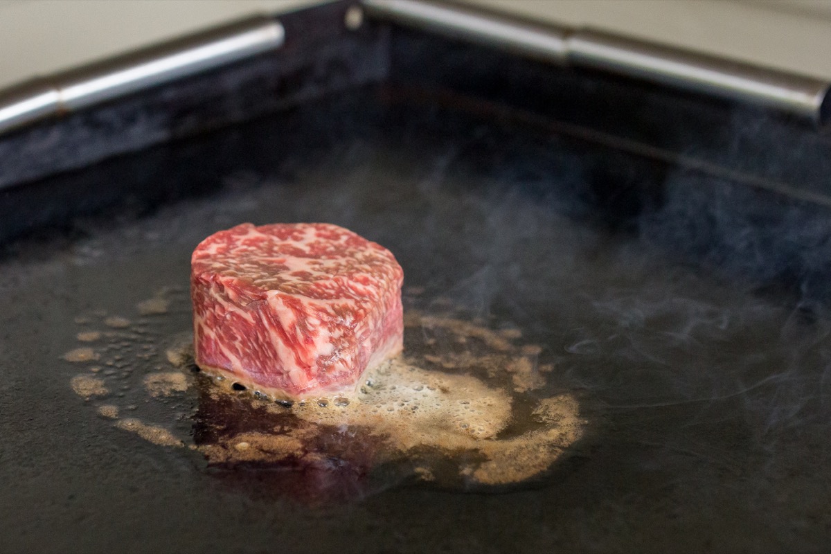 how-to-grill-steaks-on-a-blackstone-griddle