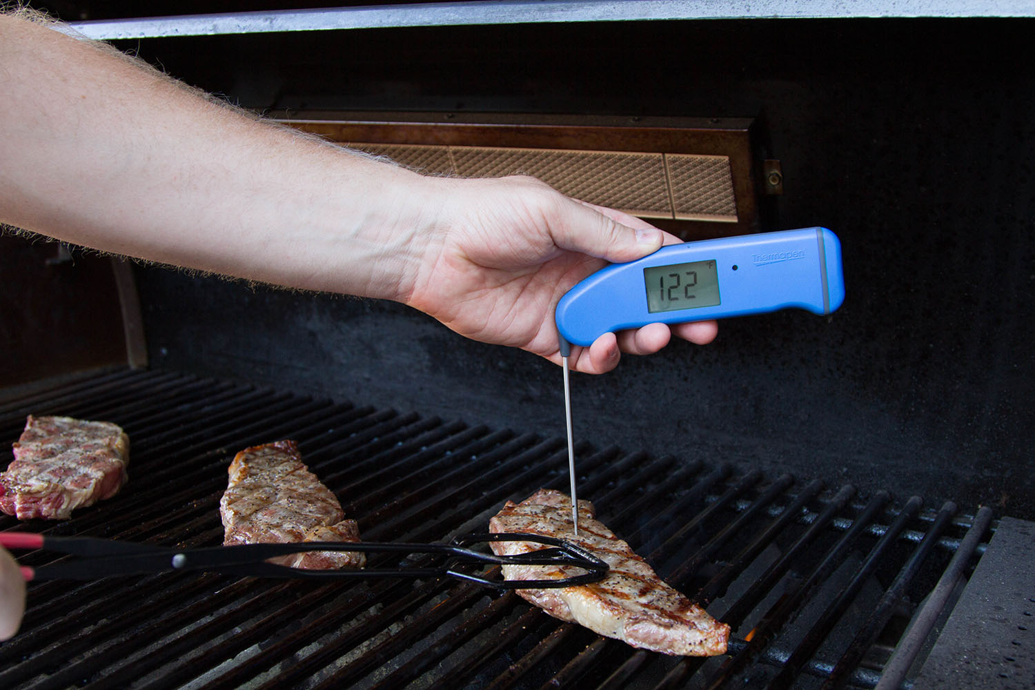 how-to-grill-steaks-on-grill-and-temperature