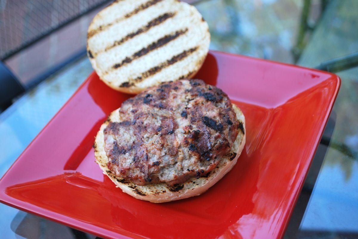 how-to-grill-thawed-brat-burgers