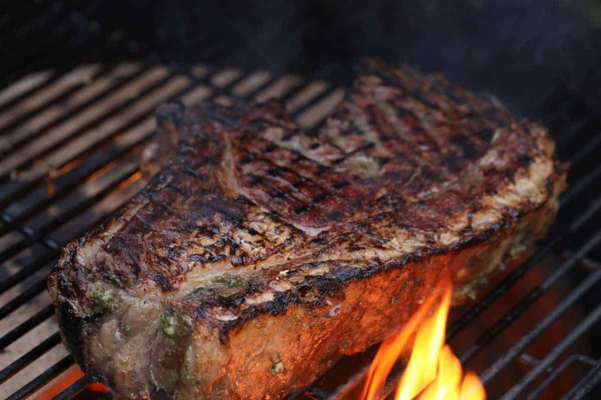 Best way to outlet grill steaks on charcoal