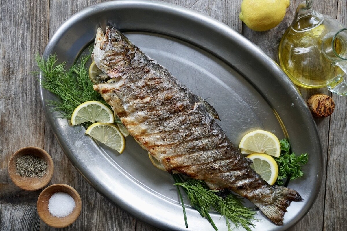 how-to-grill-trout-fish-on-charcoal