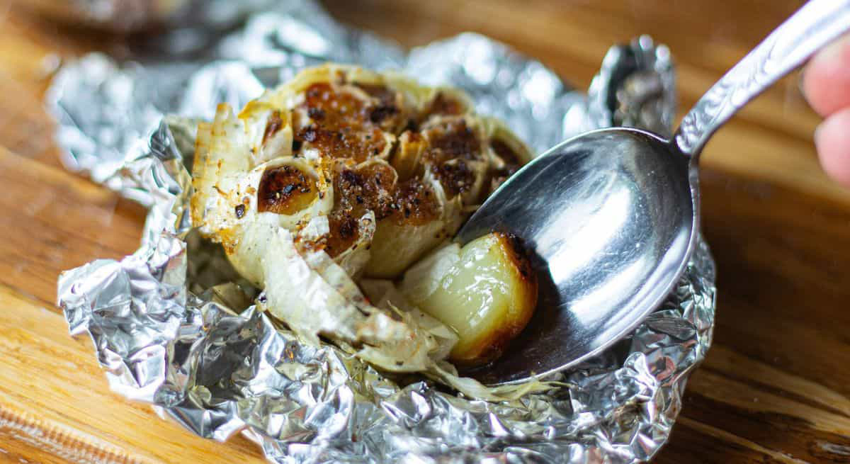 how-to-grill-whole-garlic