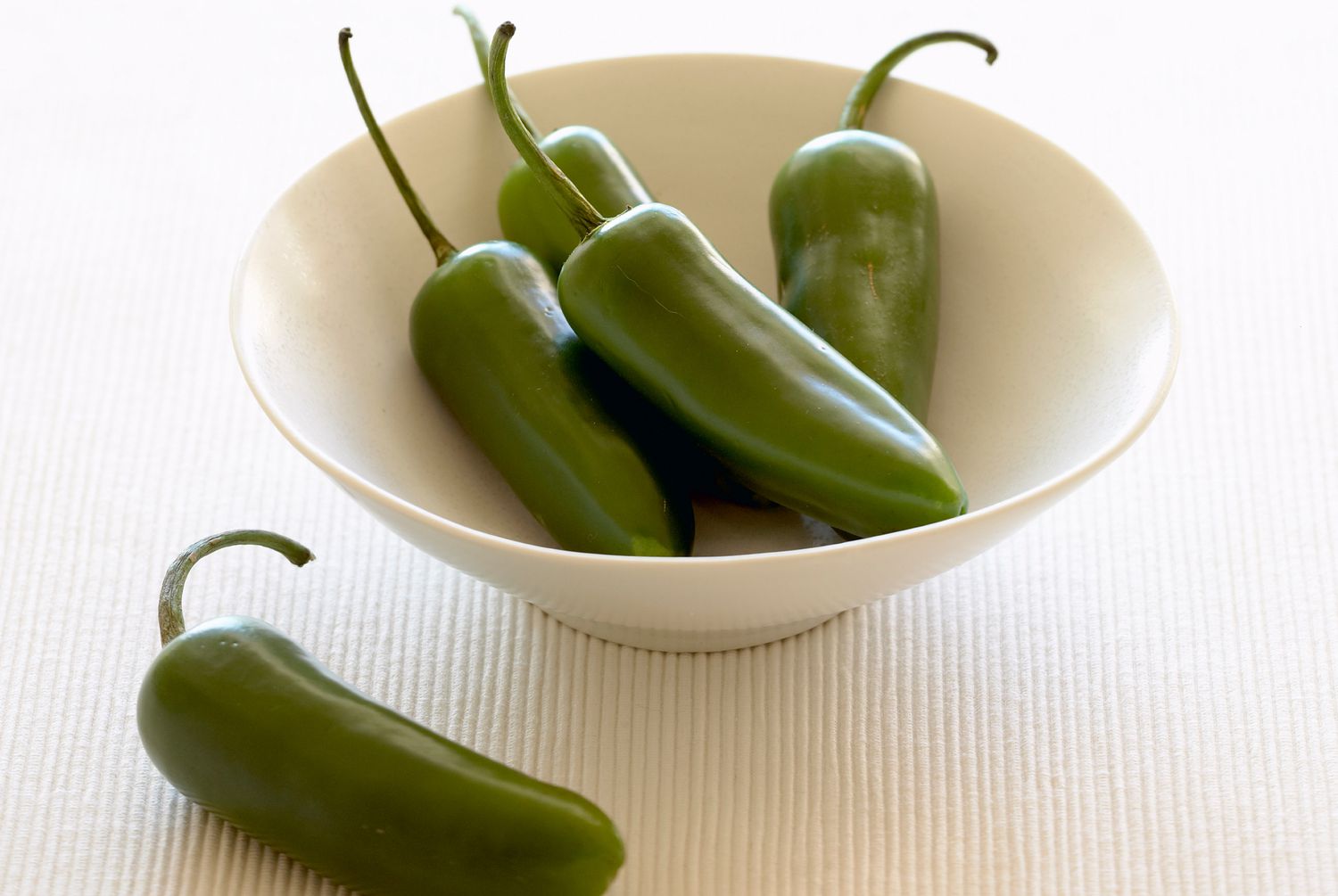 how-to-grill-whole-jalapeno-peppers
