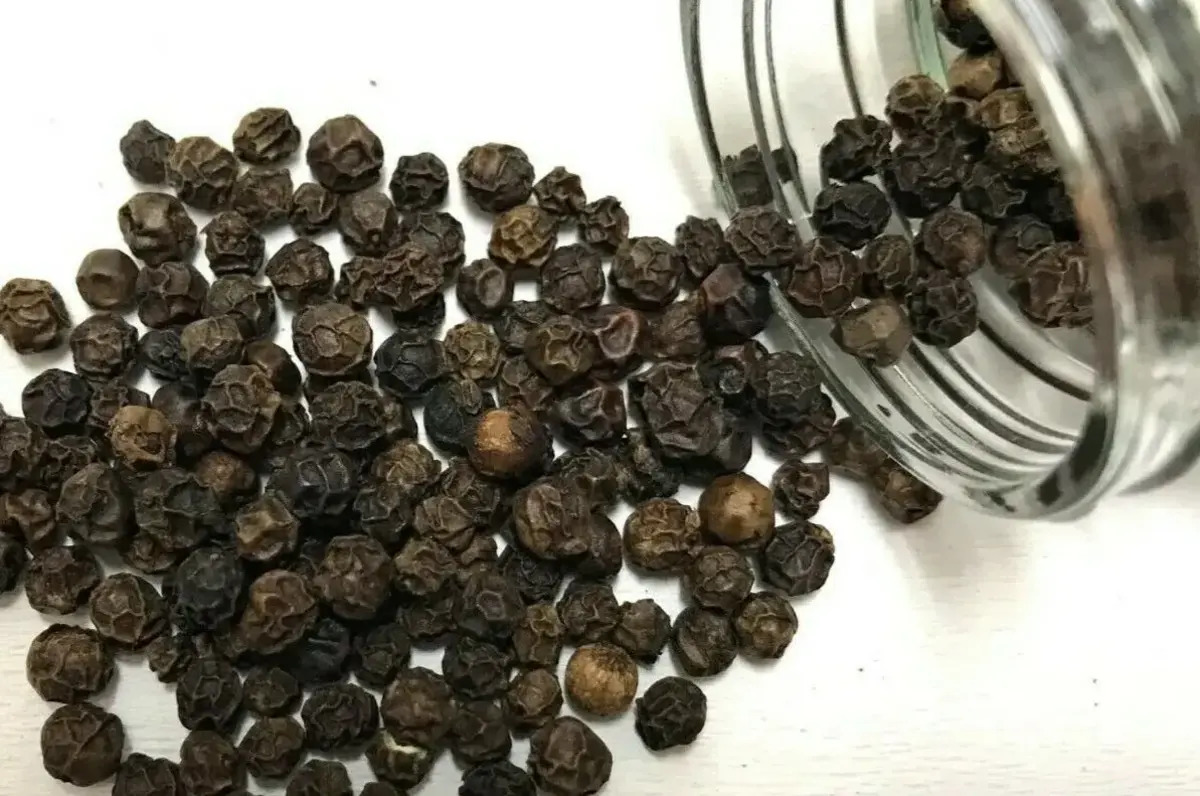 how-to-grind-black-peppercorn