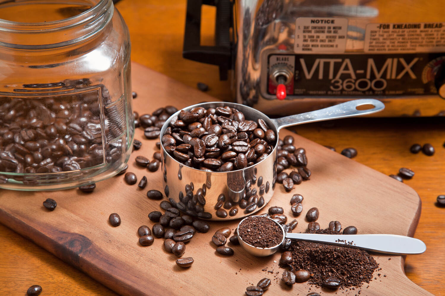 how-to-grind-coffee-in-vitamix-dry-container