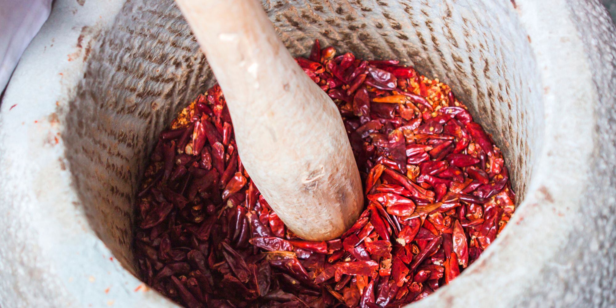 how-to-grind-dried-chilies