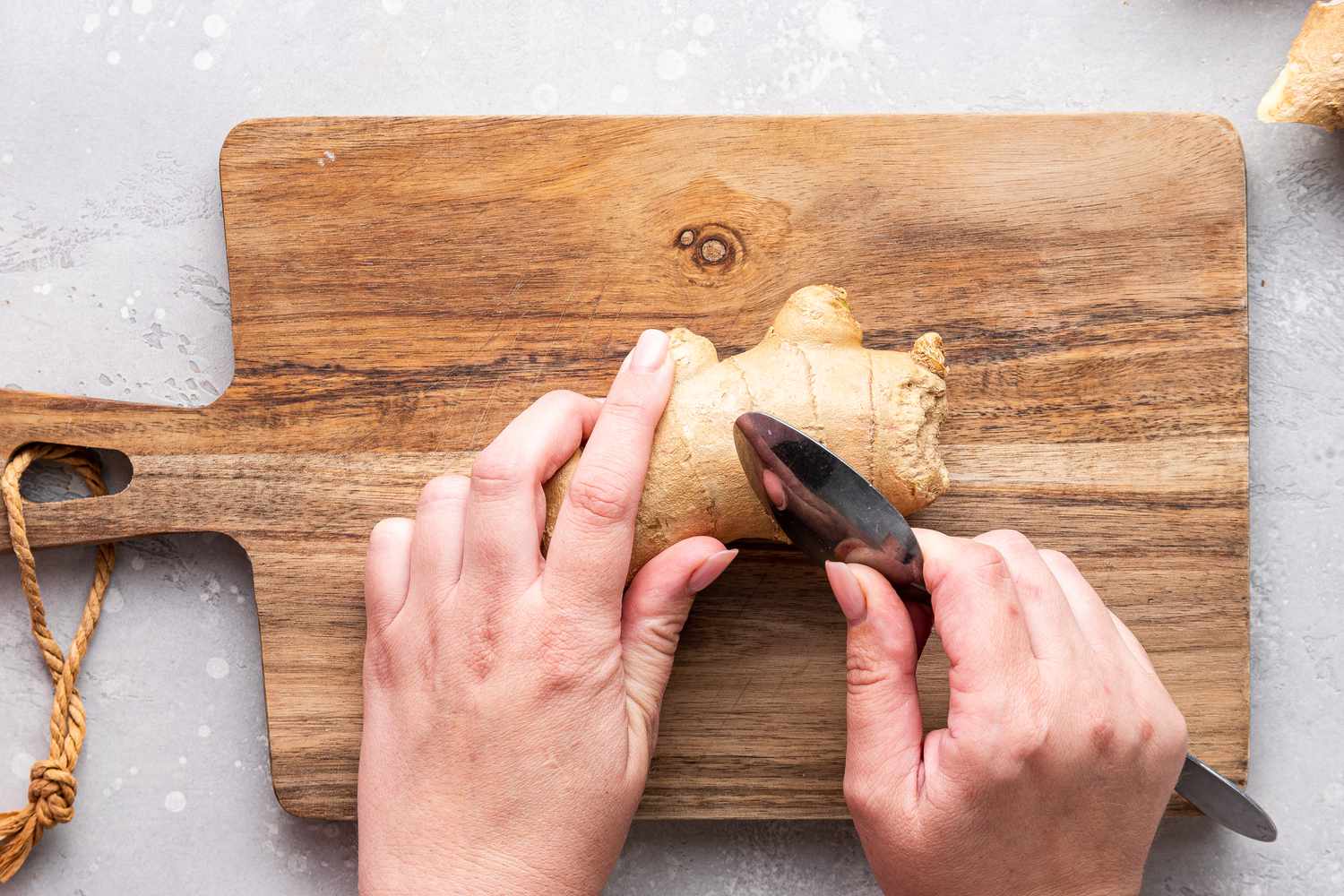 how-to-grind-ginger-by-hand