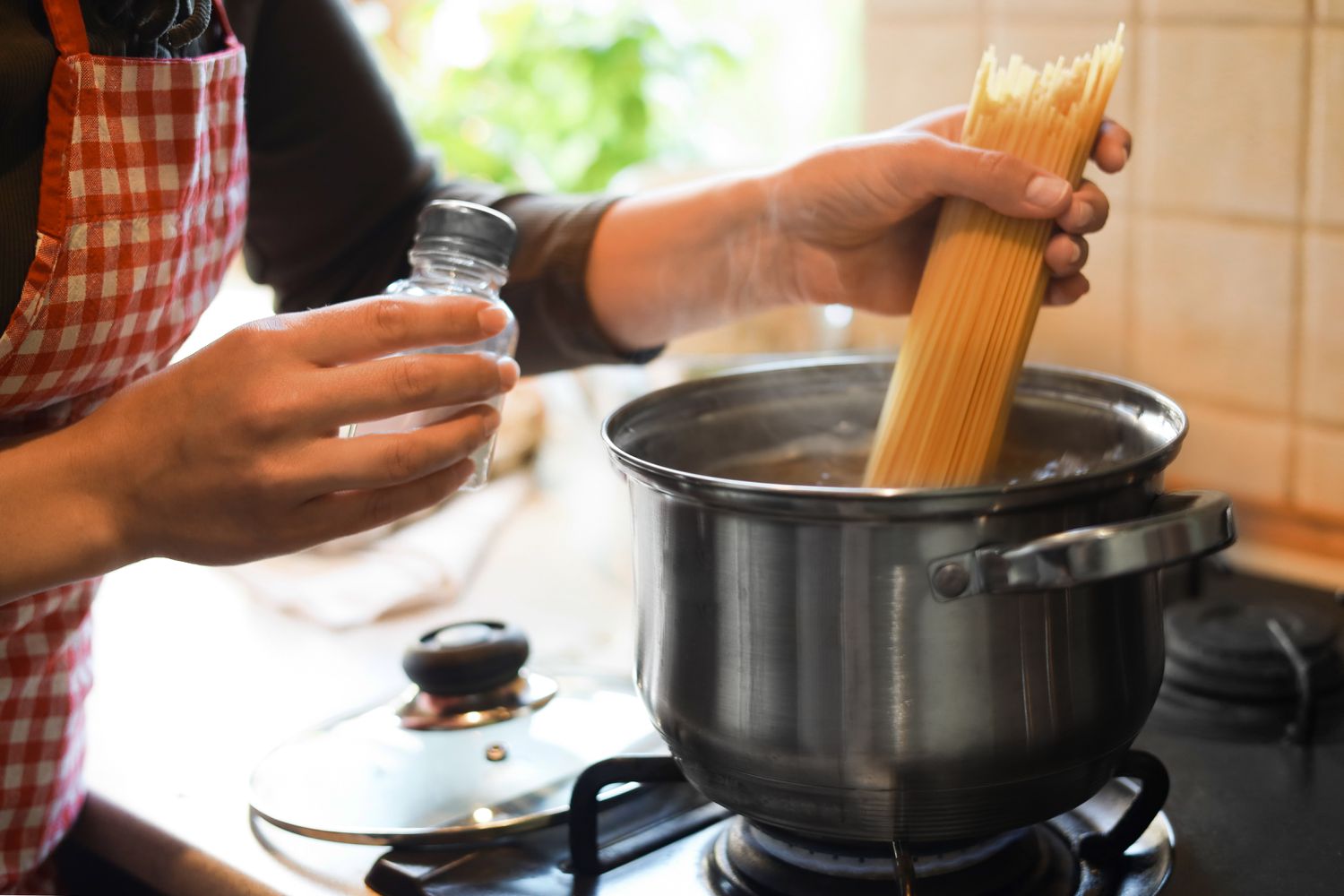 how-to-infuse-flavor-in-pasta-while-cooking-it