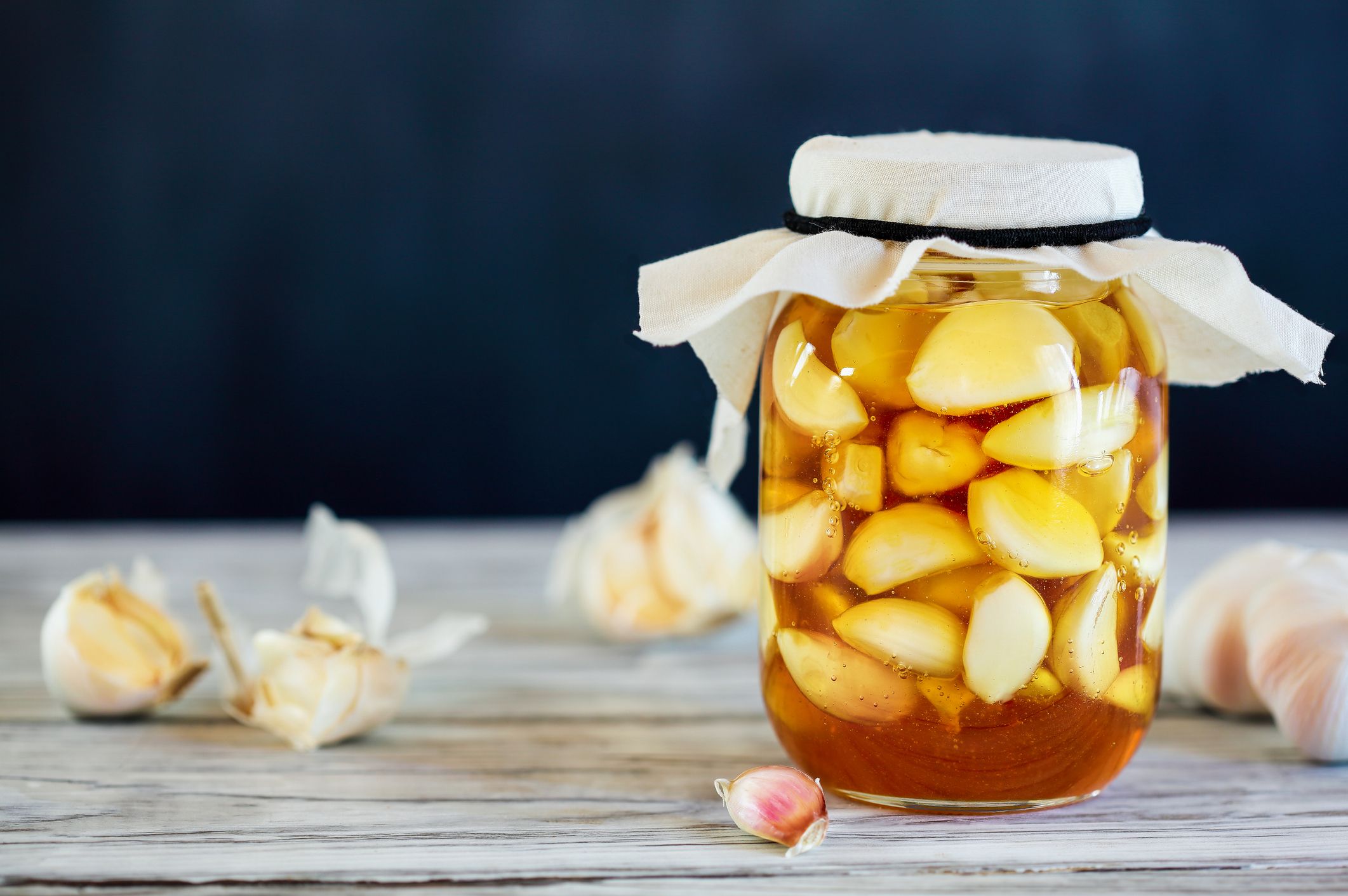 how-to-infuse-garlic-in-honey