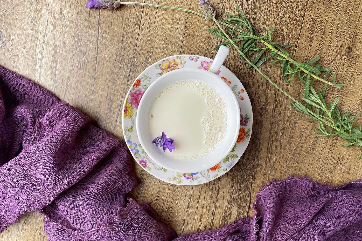 how-to-infuse-lavender-into-milk