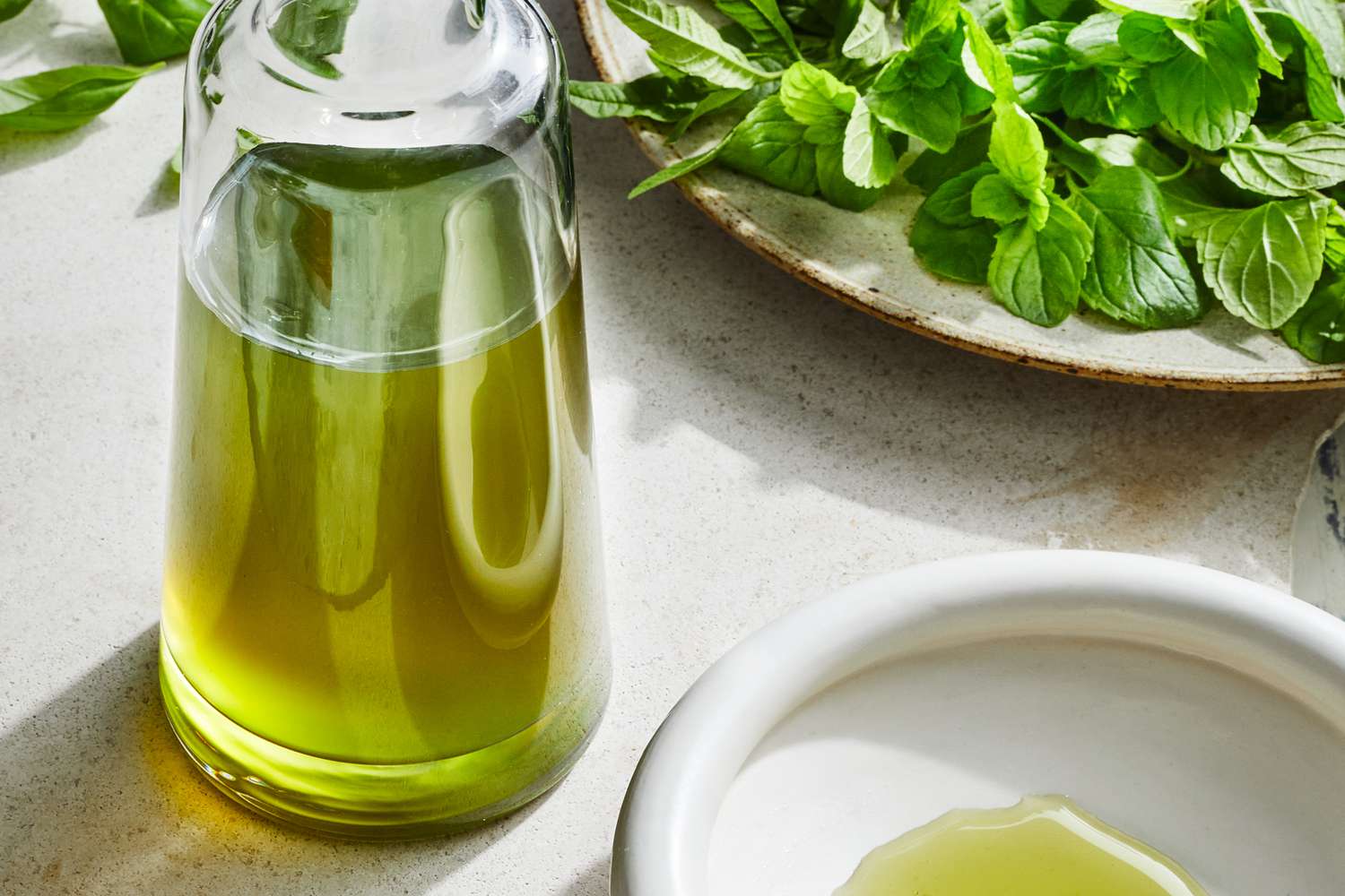 how-to-infuse-oil-with-basil-herbs