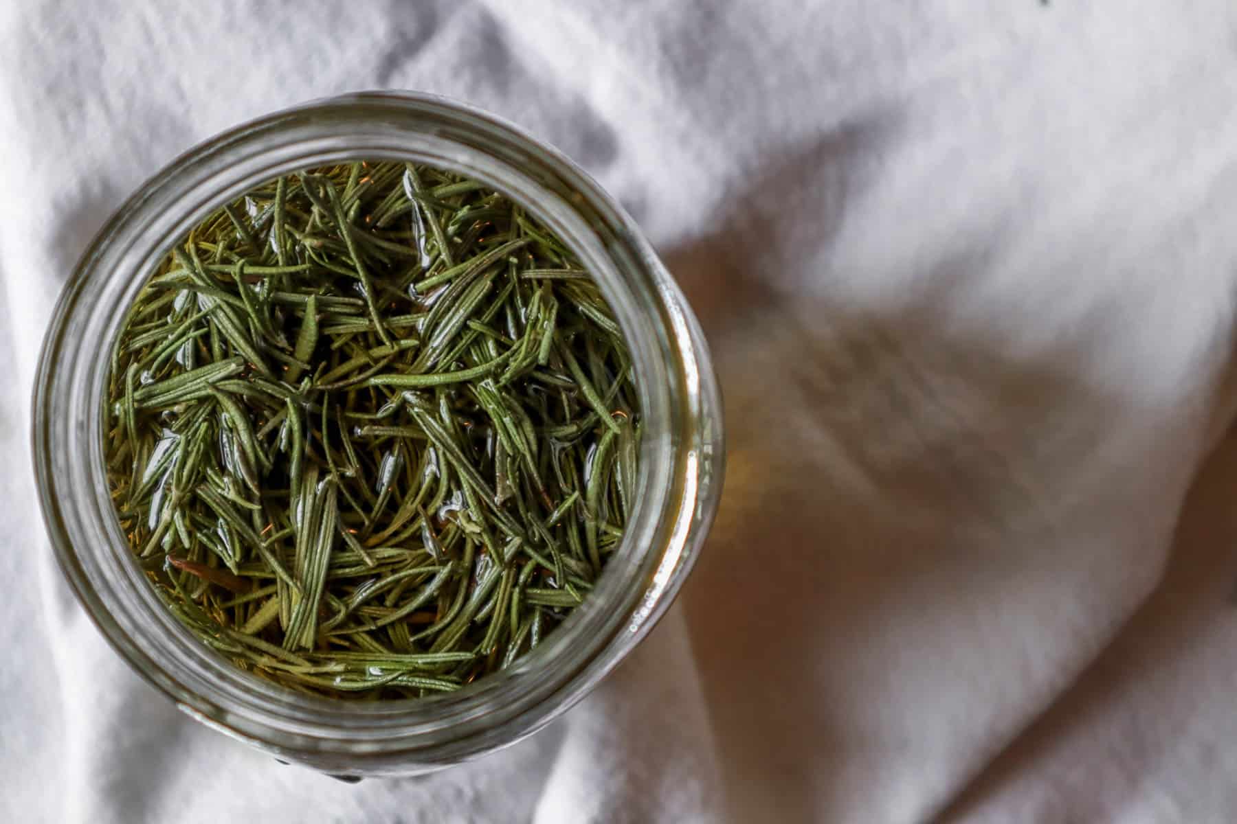how-to-infuse-olive-peanut-oil-with-dried-rosemary