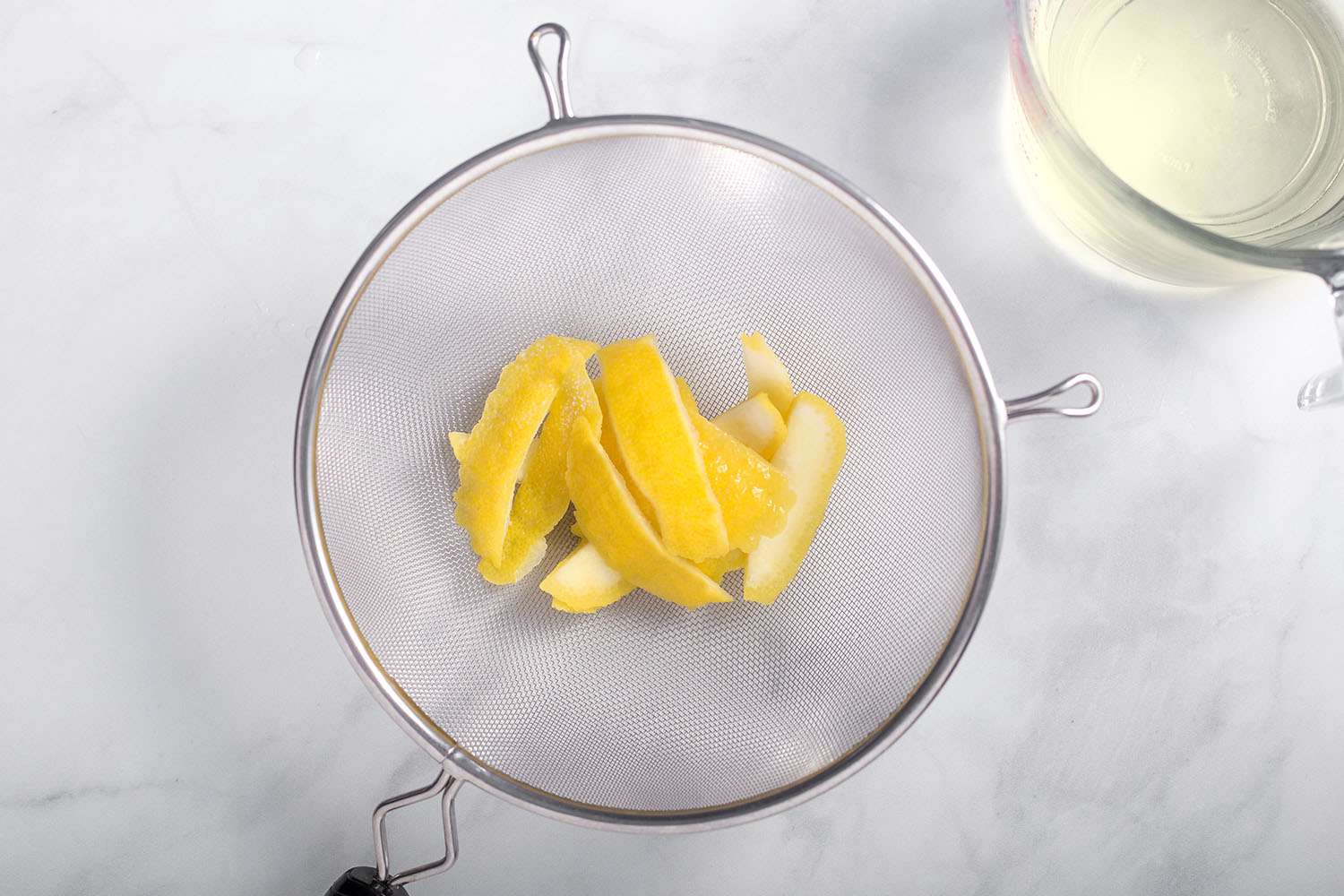 how-to-infuse-vodka-with-lemon-zest