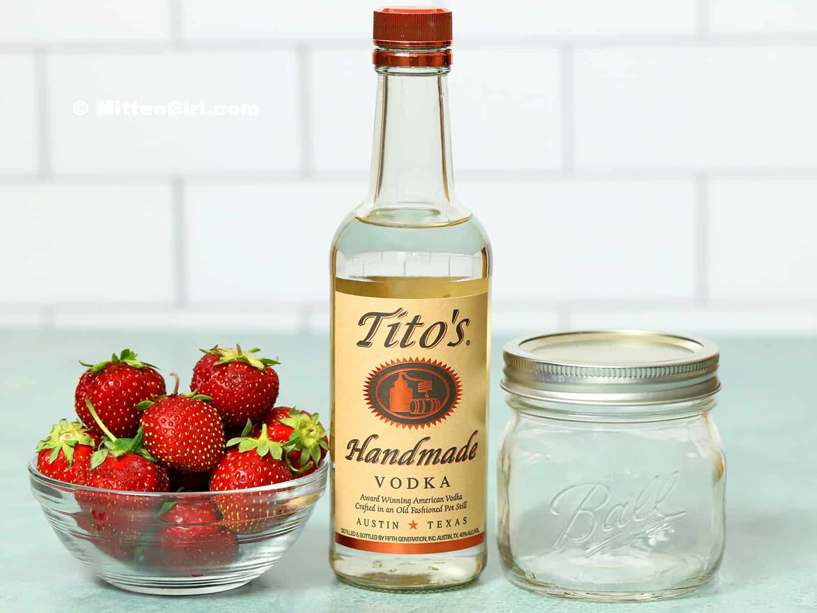 how-to-infuse-vodka-with-strawberry
