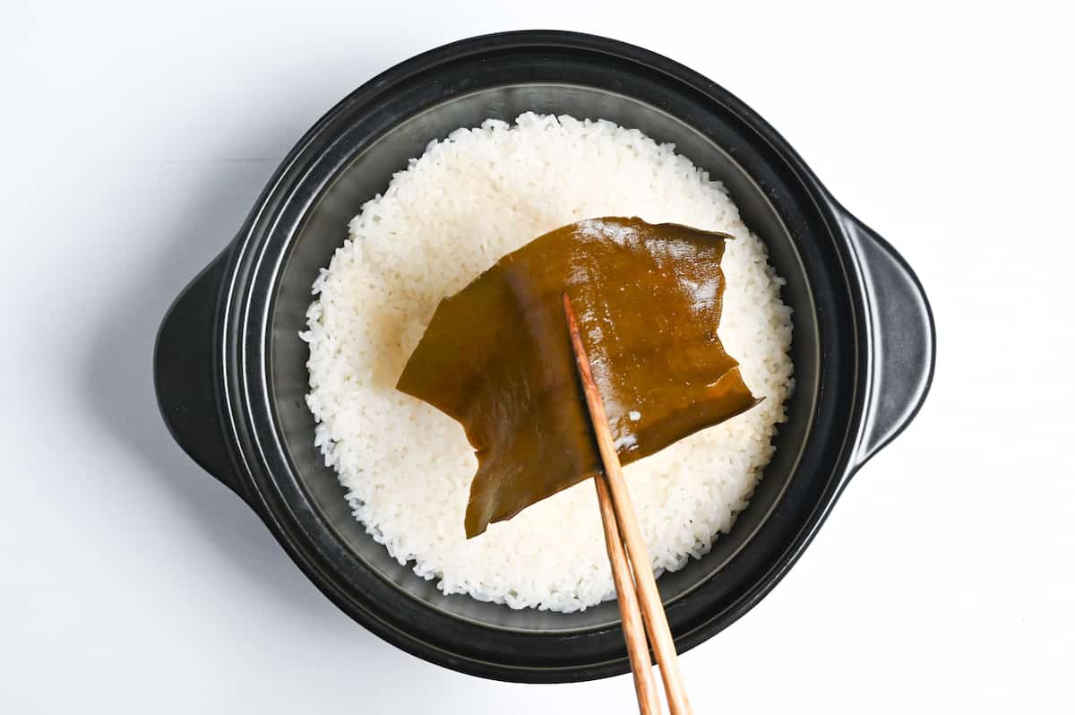 how-to-make-sushi-rice-with-kombu