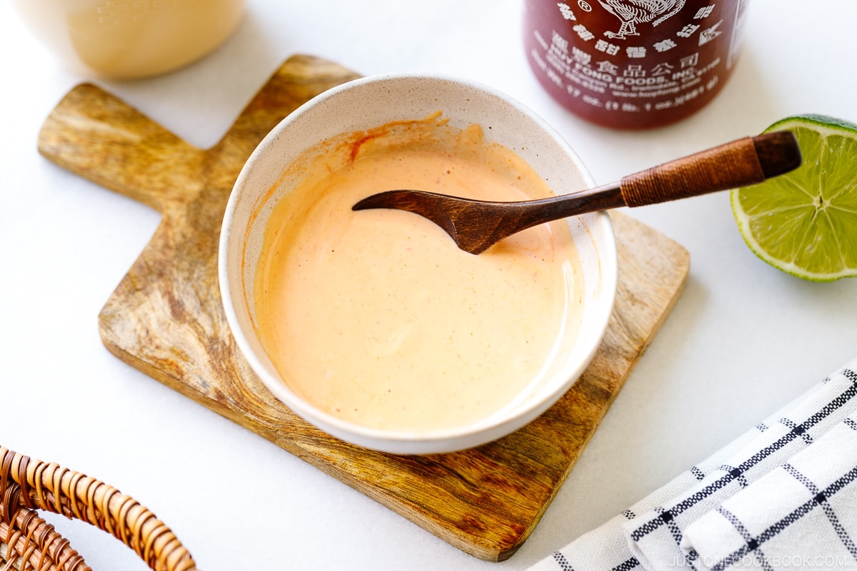 how-to-make-sushi-spicy-mayo-sauce