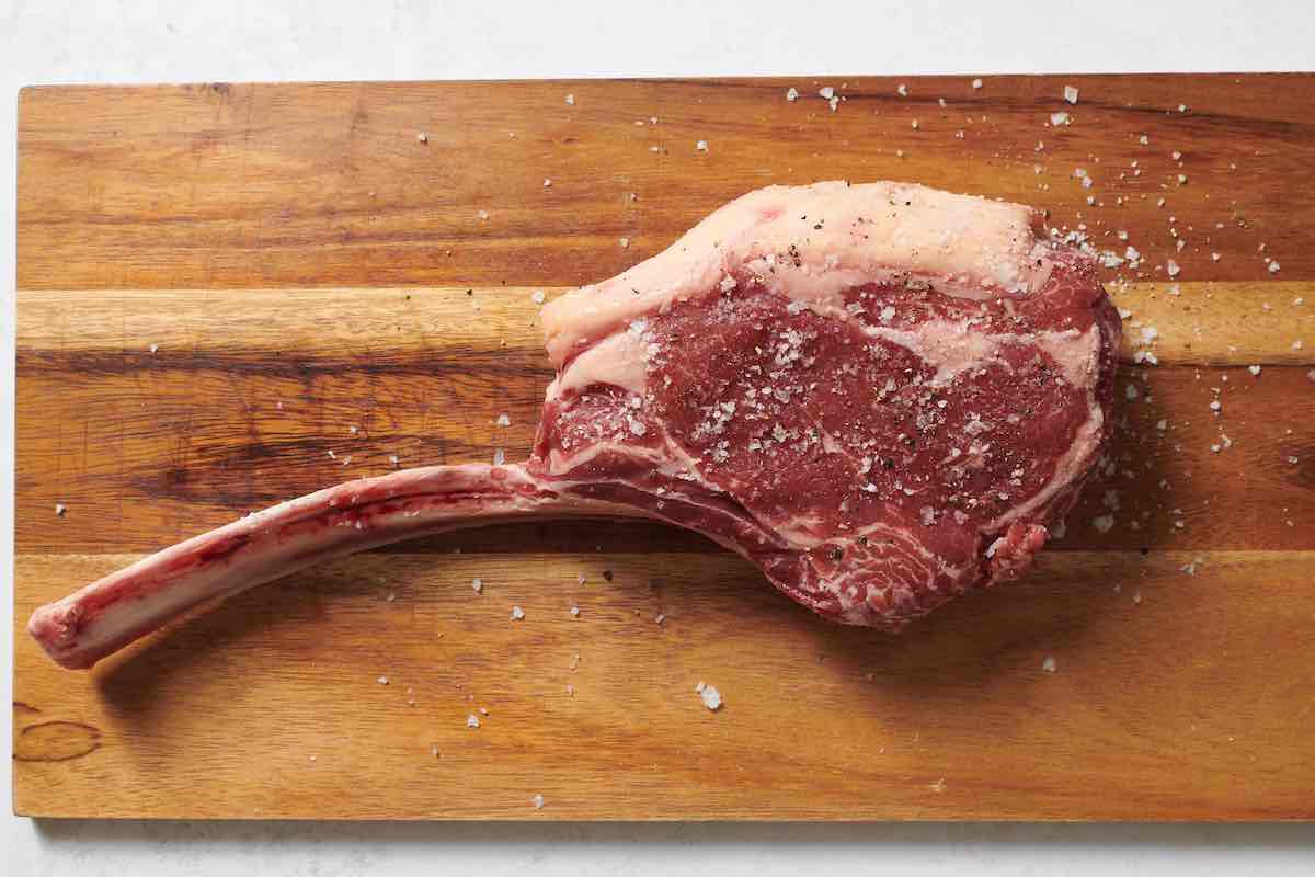 how-to-marinate-a-tomahawk-steak