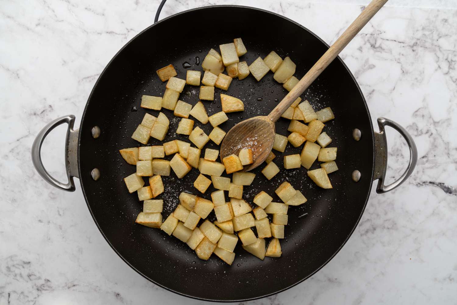 how-to-pan-fry-diced-potatoes