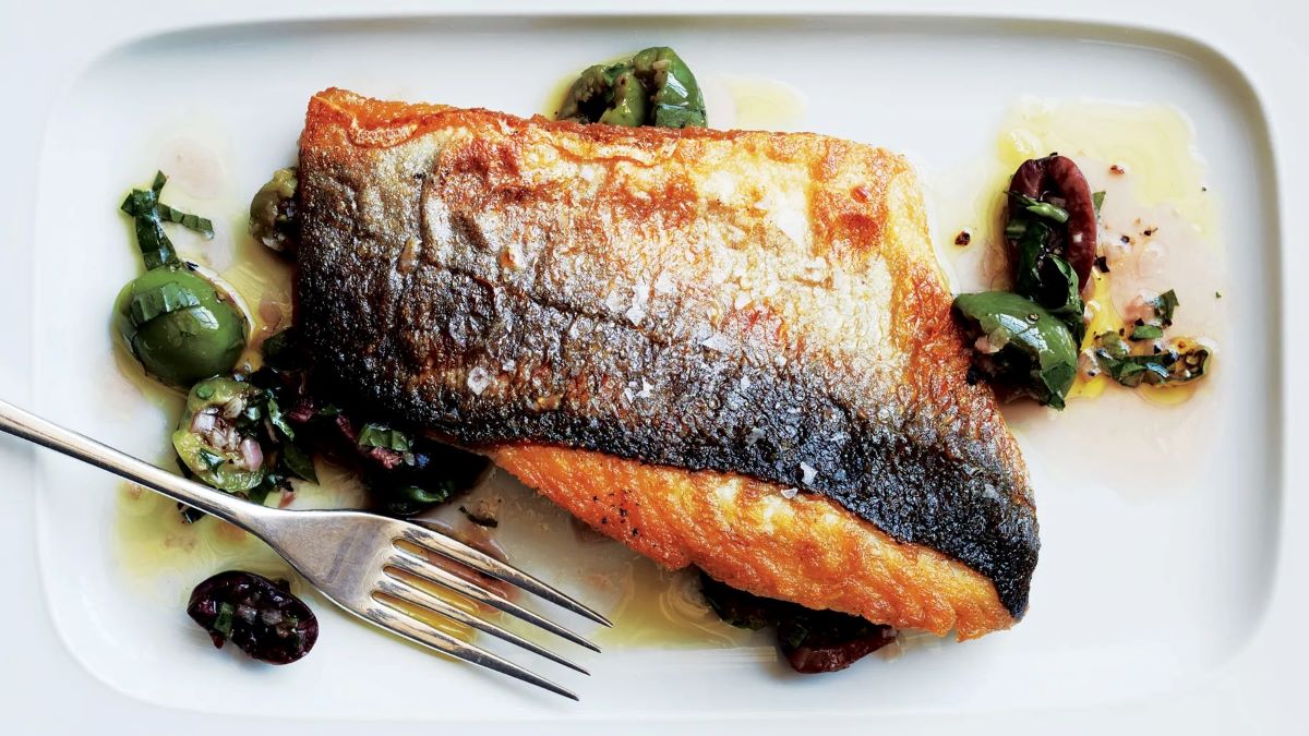 how-to-pan-fry-salmon-with-skin-on