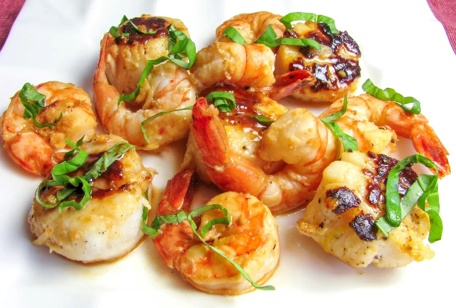 how-to-pan-fry-scallops-and-shrimp-with-butter-and-garlic
