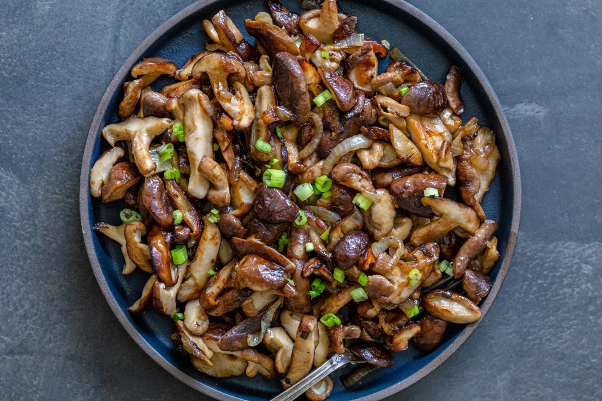 how-to-pan-fry-shiitake-mushrooms