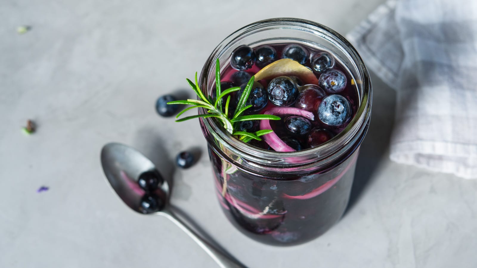 how-to-pickle-blueberries