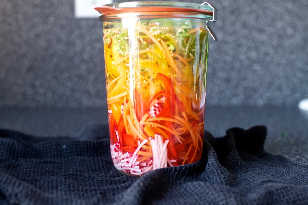 how-to-pickle-cabbage-for-bahn-mi