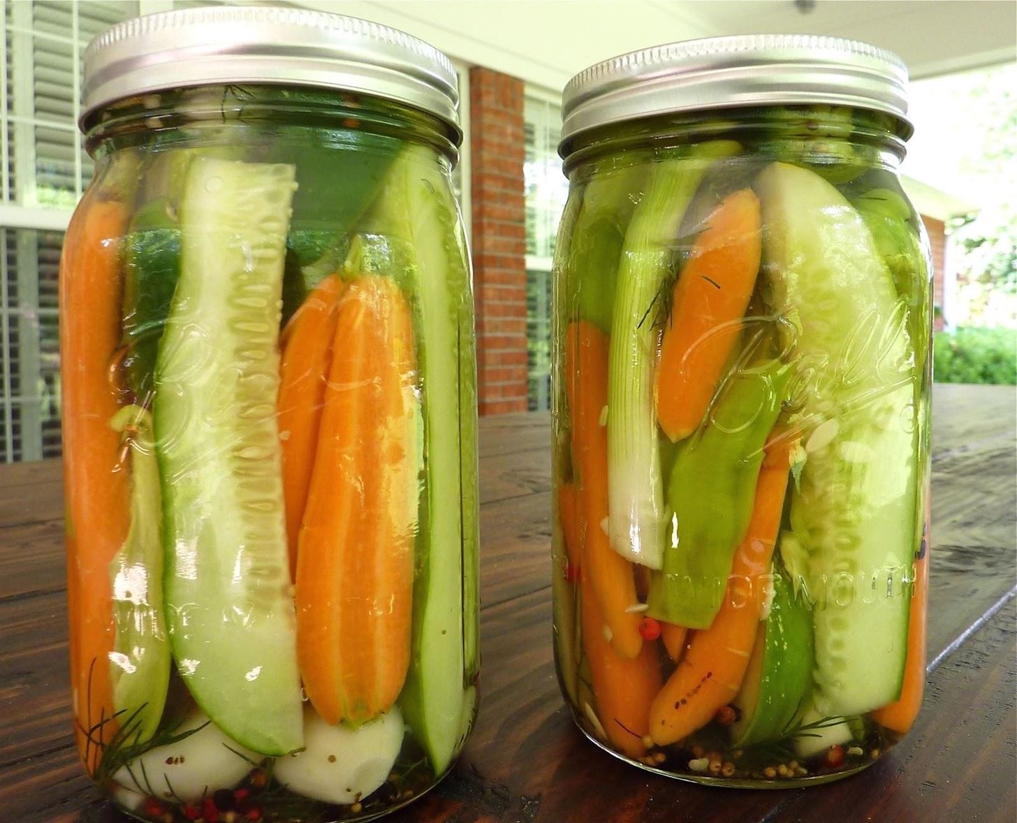 how-to-pickle-cucumbers-and-carrots