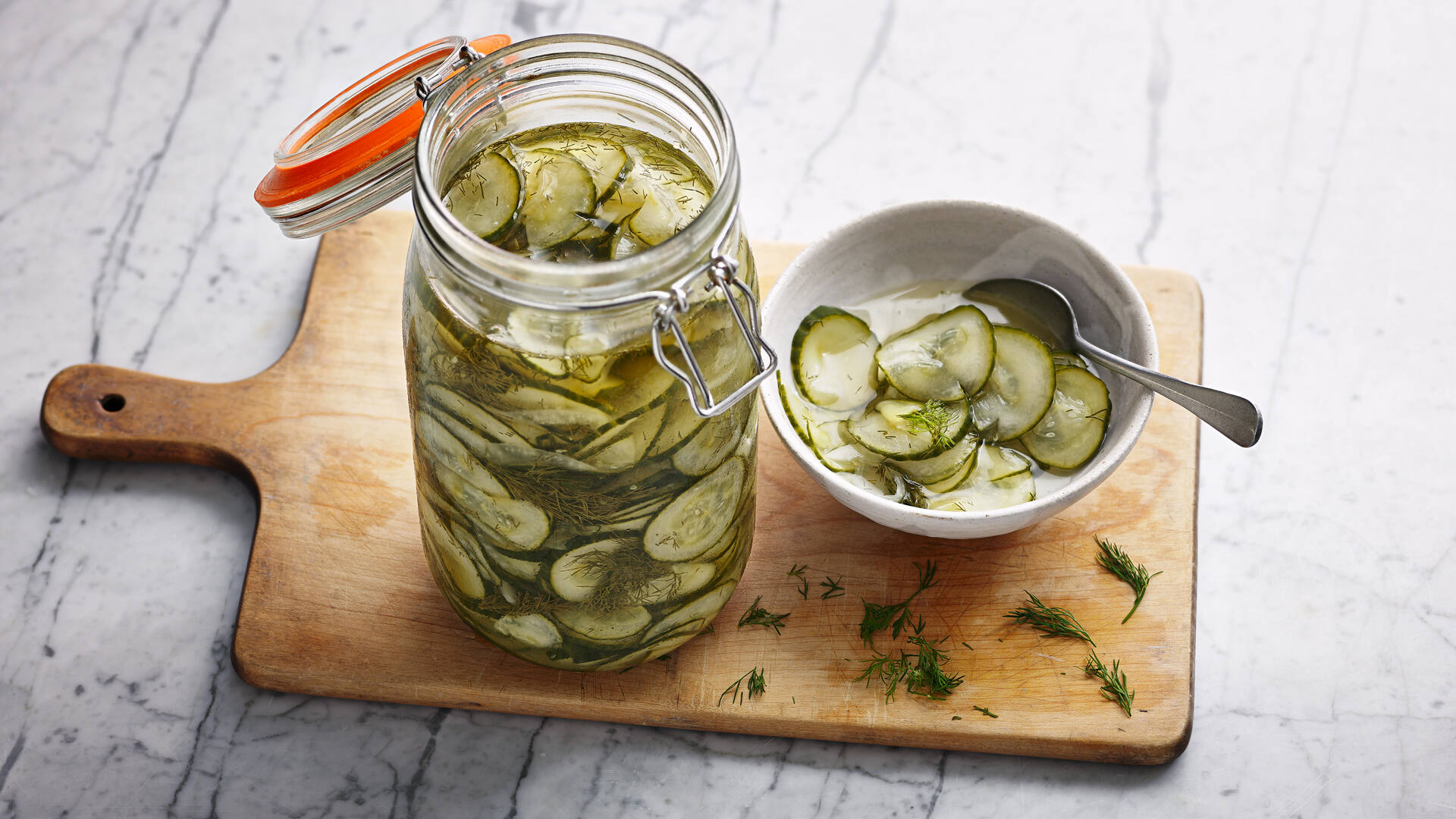 how-to-pickle-cucumbers-dill
