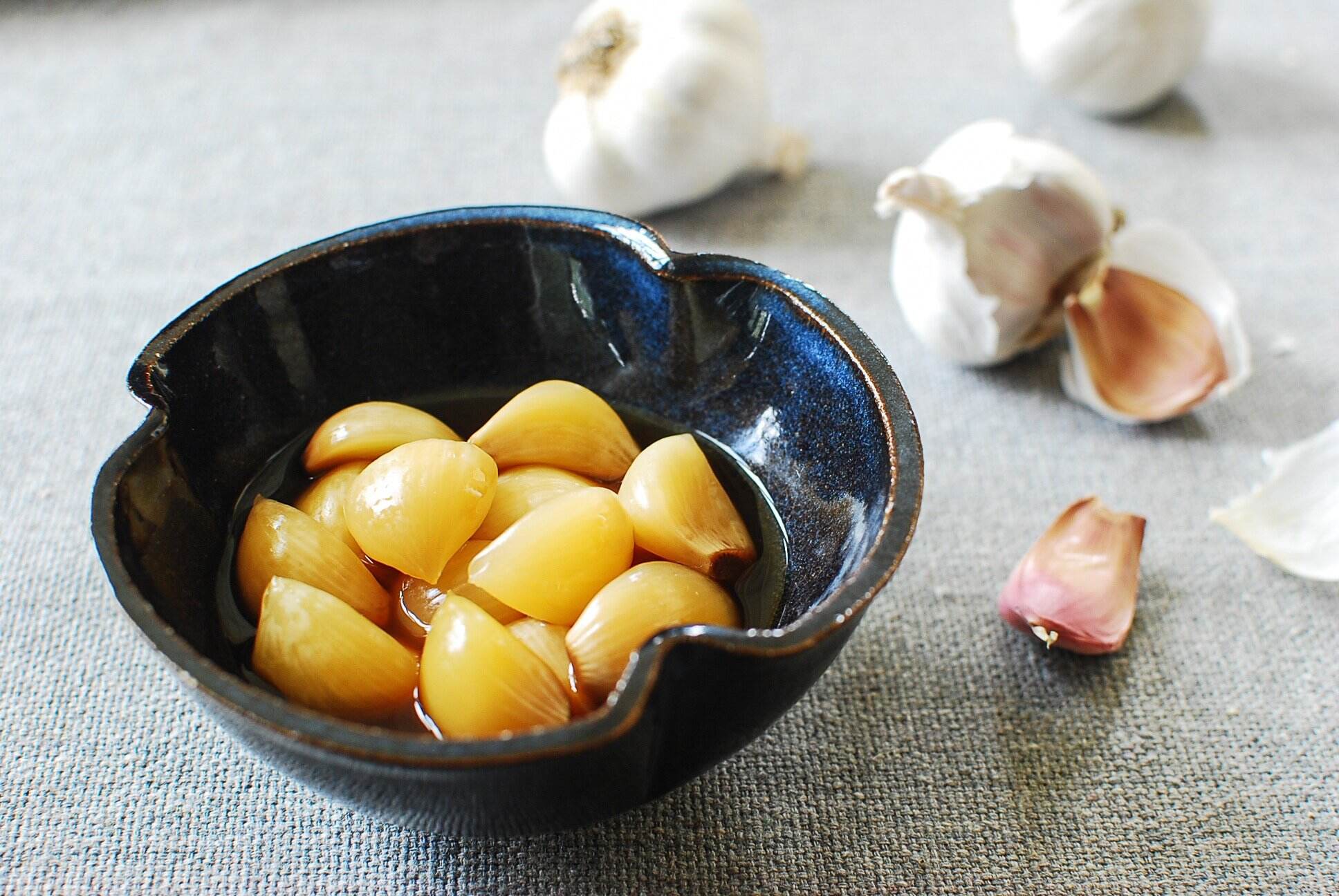 how-to-pickle-garlic-asian