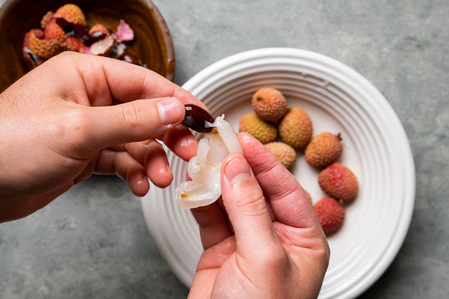 how-to-pit-a-lychee