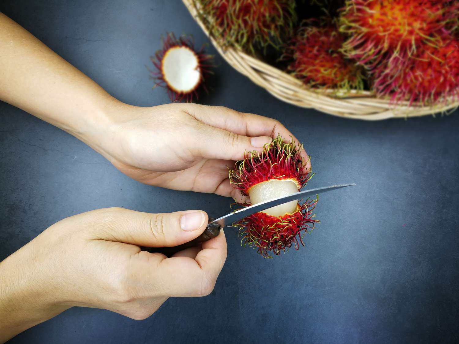 how-to-pit-a-rambutan