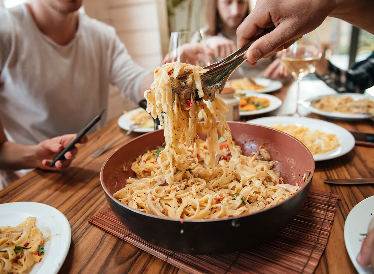 how-to-properly-eat-linguine