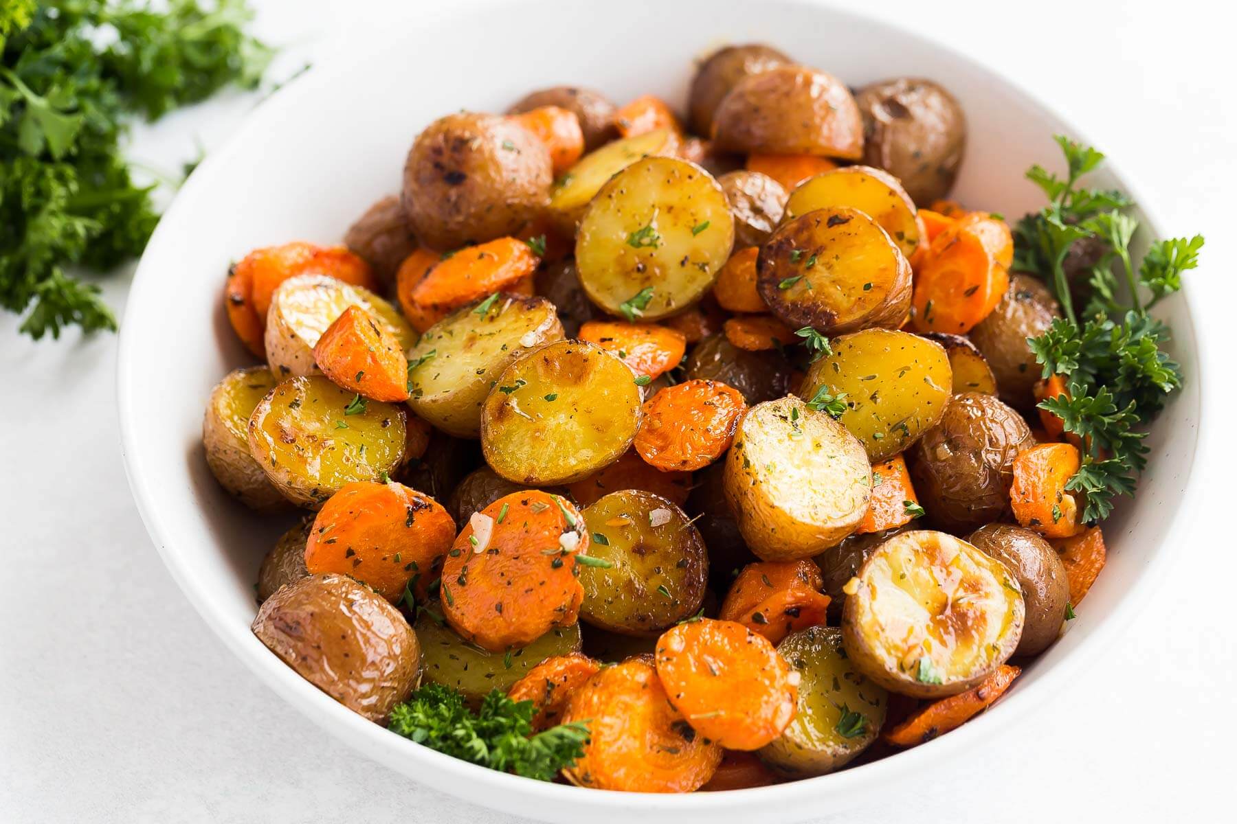 how-to-roast-a-carrot-and-small-potatoes