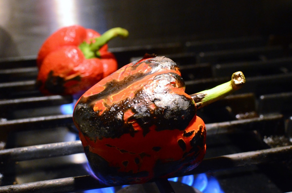 how-to-roast-a-red-pepper-on-stove-top