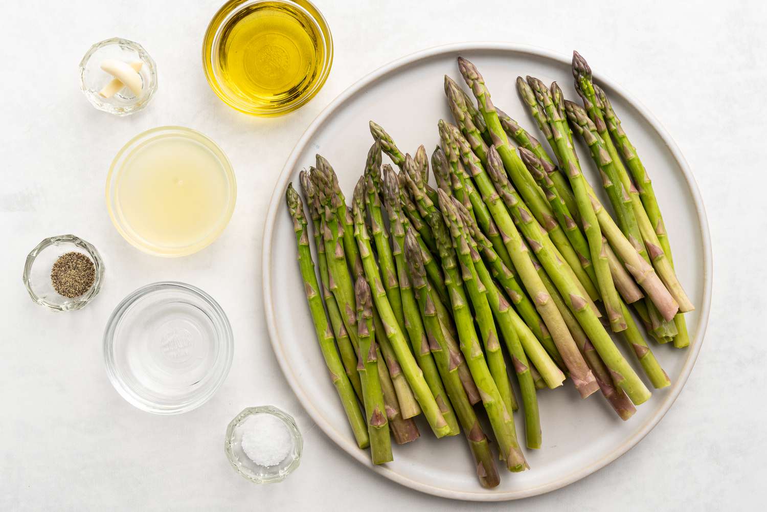 how-to-roast-asparagus-in-oven-with-oil-and-garlic
