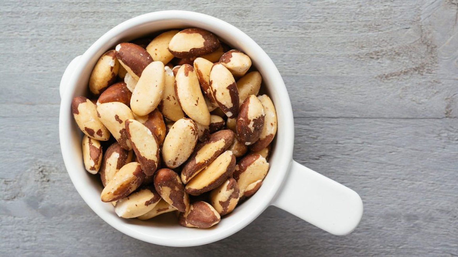 how-to-roast-brazil-nuts-pan-top