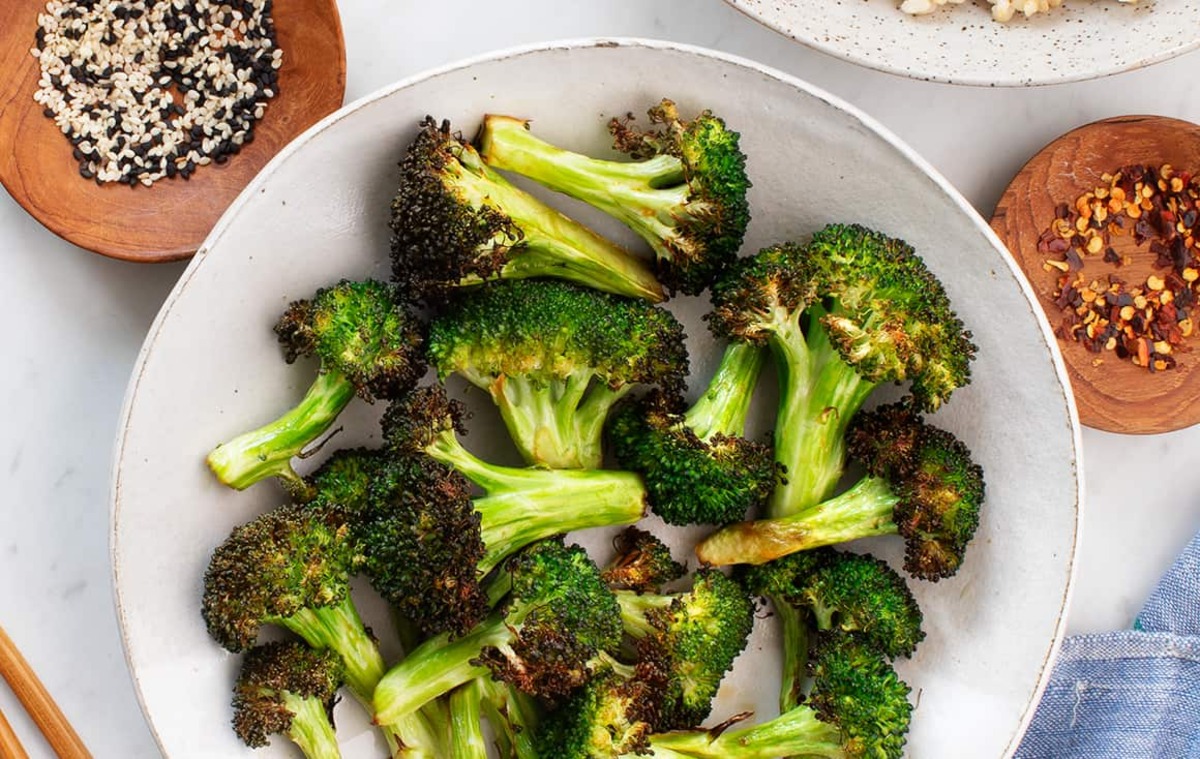 how-to-roast-broccoli-in-an-air-fryer