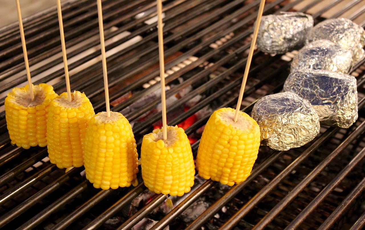 how-to-roast-corn-on-the-charcoal-grill