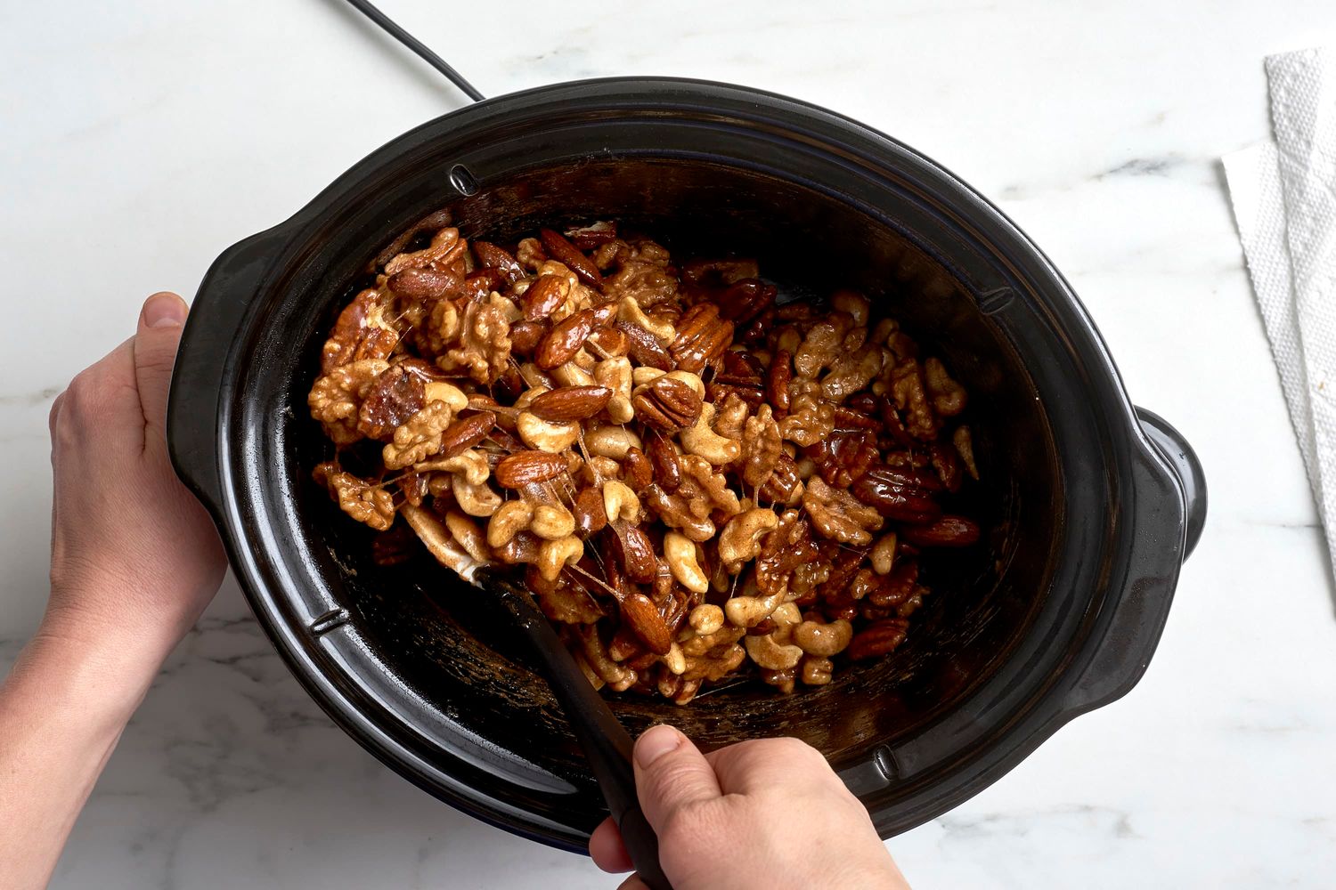 how-to-roast-nuts-in-a-slow-cooker