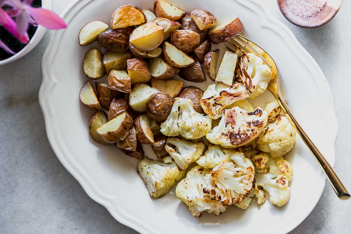 how-to-roast-potatoes-and-cauliflower-and-garlic-together