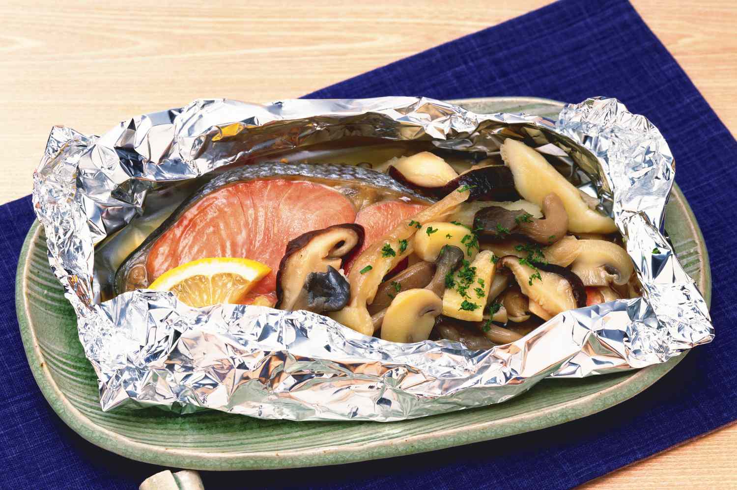how-to-roast-salmon-in-the-oven-in-foil