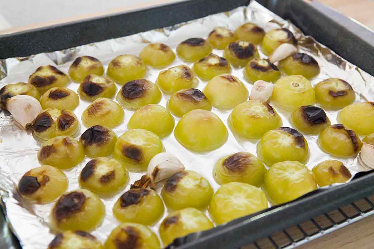how-to-roast-tomatillos-in-oven