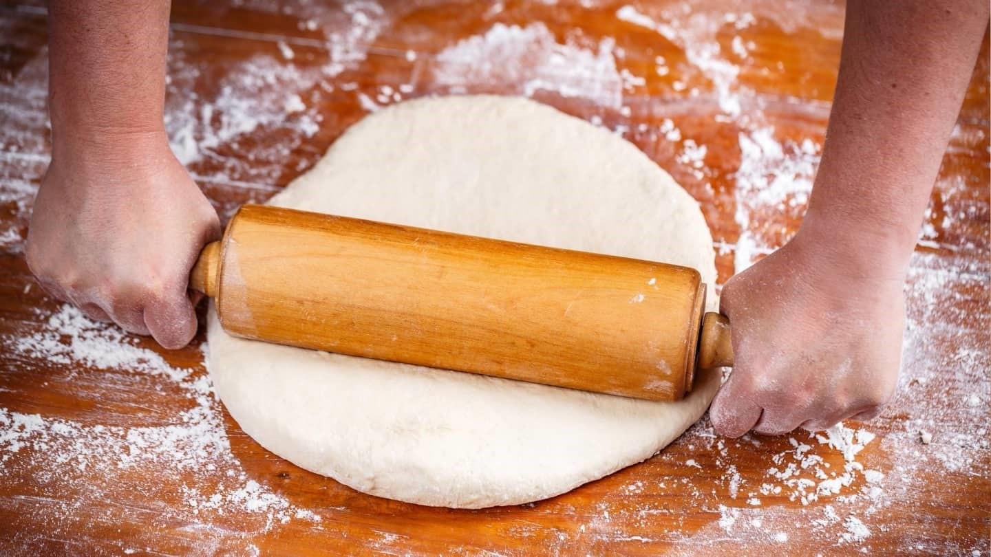 how-to-roll-out-a-pizza-dough