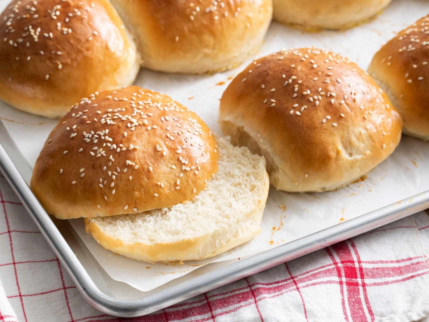 how-to-roll-out-bread-dough-for-hamburger-buns
