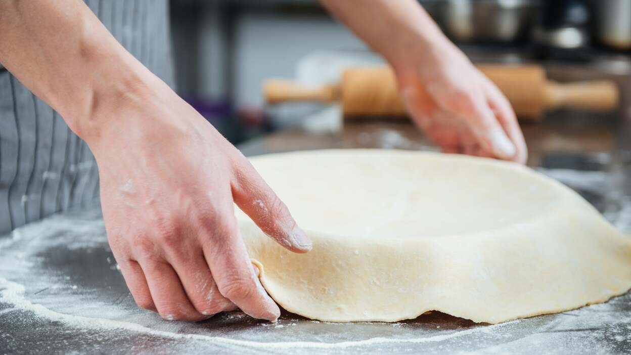 how-to-roll-out-pie-crust-without-cracking