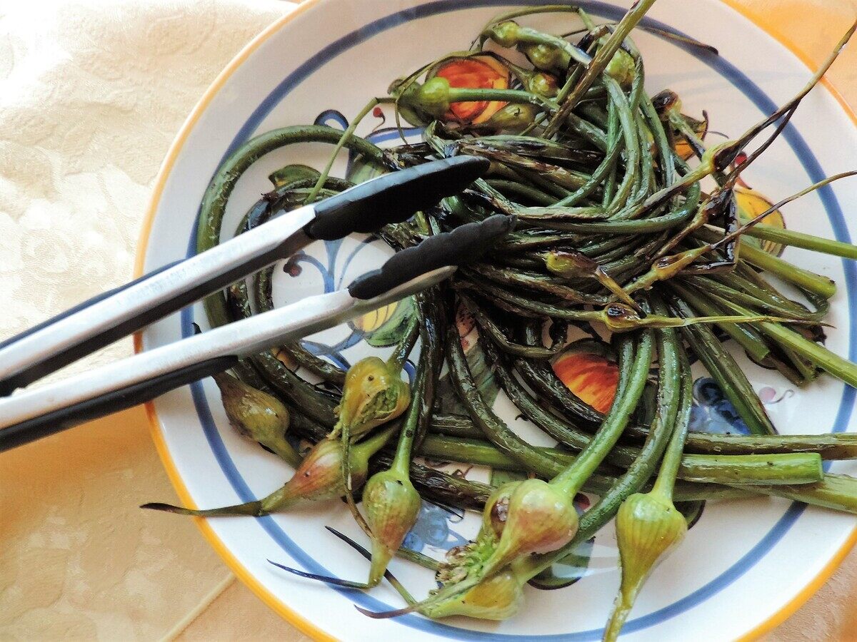 how-to-saute-garlic-scapes