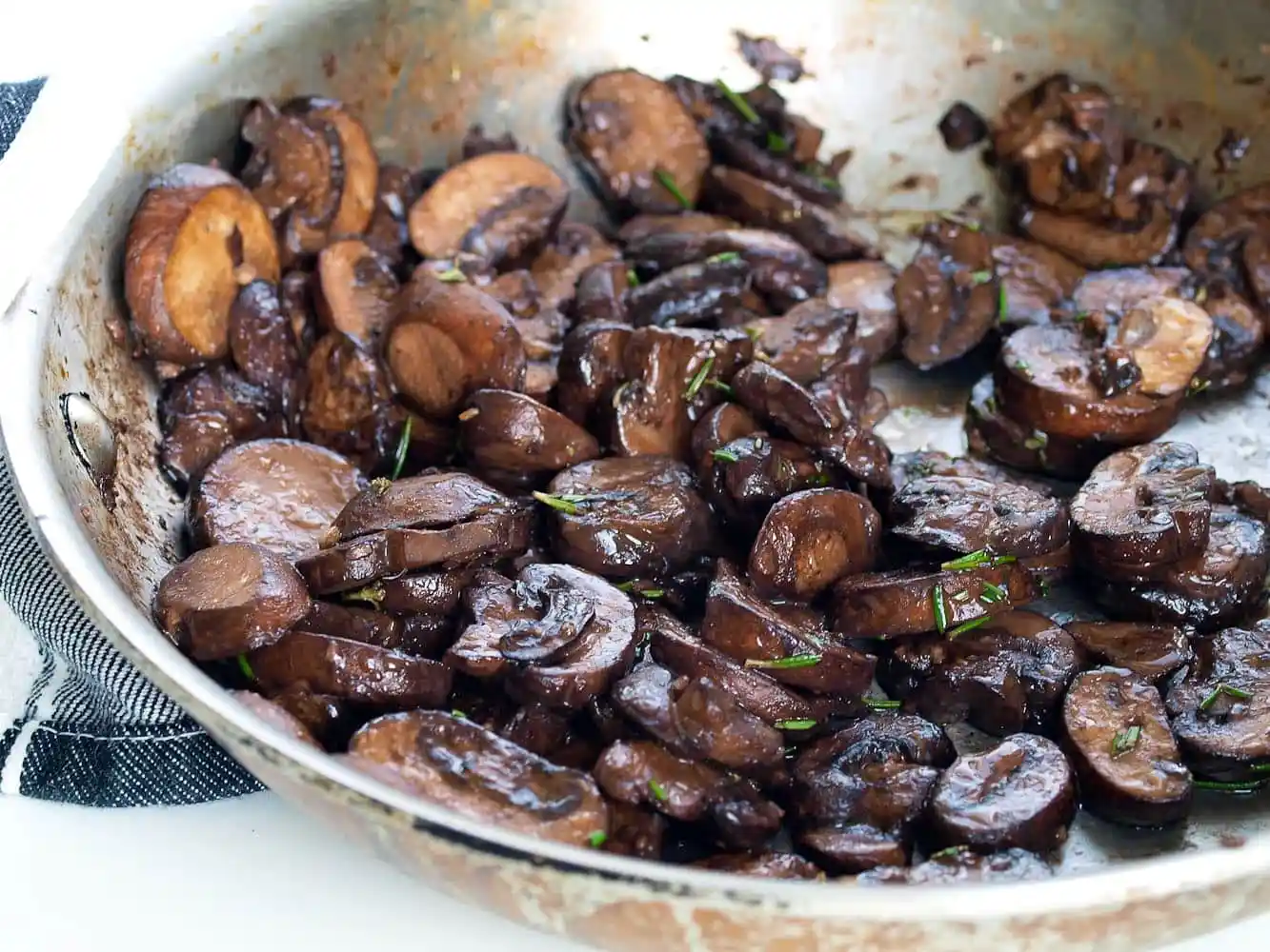 how-to-saute-mushrooms-in-red-wine