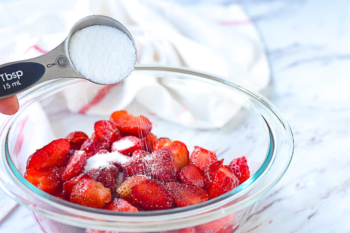 how-to-saute-strawberries-in-sugar